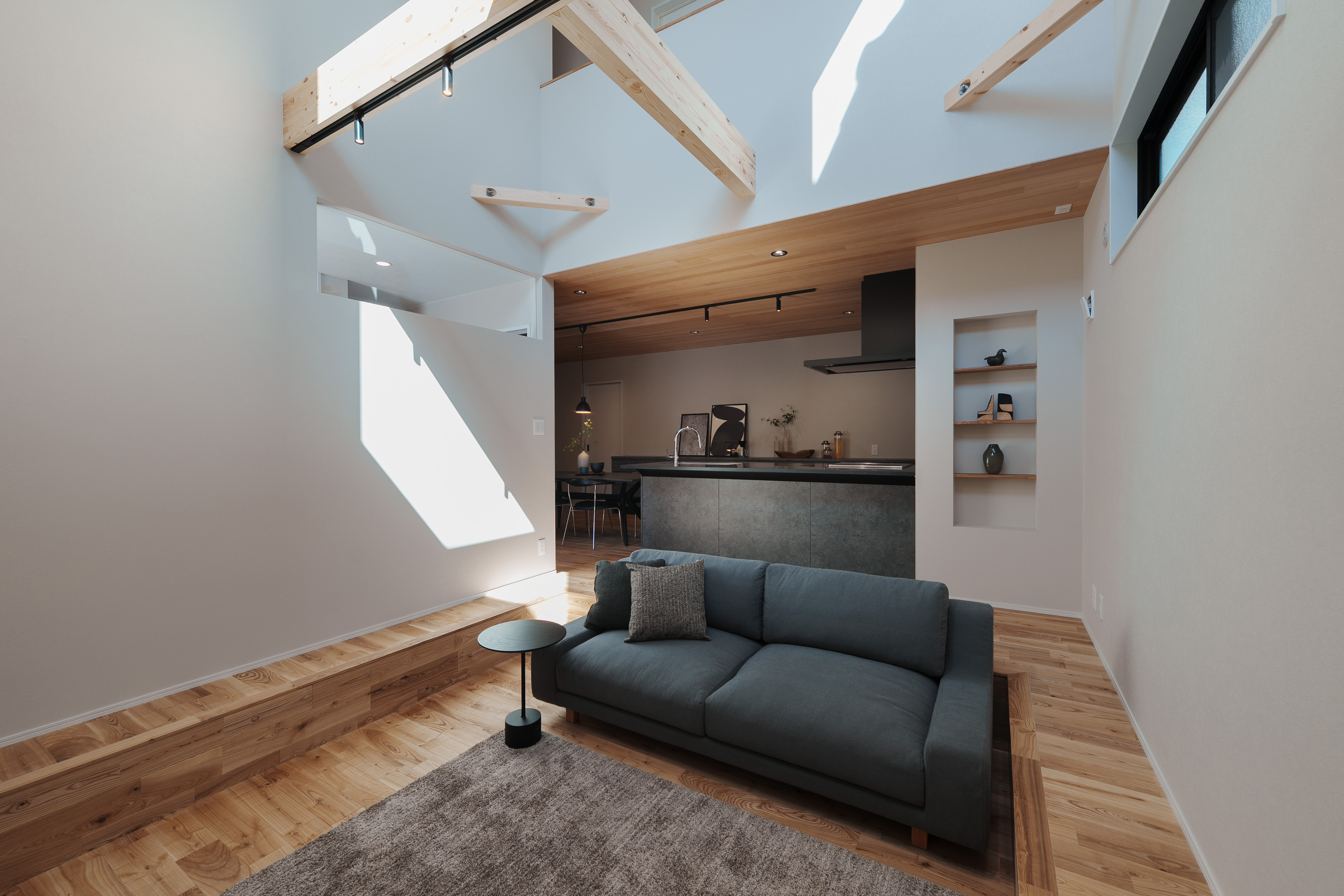 ピットリビングと吹き抜け 画像