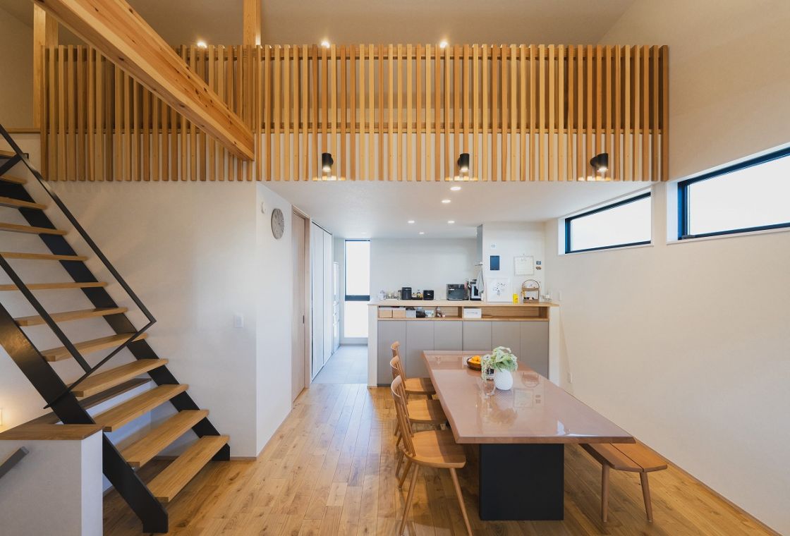 街中に佇む旅館 アイキャッチ画像